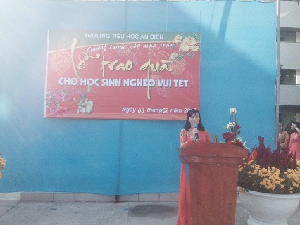 Cô: Nguyễn Thị Tuyết Minh Bí thư chi bộ Hiệu trưởng nhà trường.